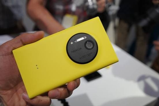 诺基亚lumia1020试用:最大且唯一的卖点是拍照